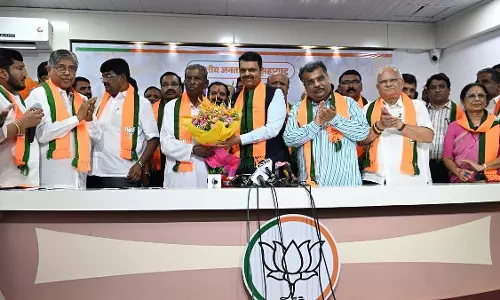 अन्ना डांगे 23 साल बाद BJP में लौटे; फडणवीस ने ऑपरेशन सिंदूर वाले बयान पर कांग्रेस की आलोचना की