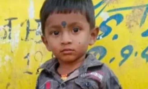शादी के 9 साल बाद हुआ था बेटा, मौत से सदमे में महिला शादी के 9 साल बाद हुआ था बेटा, मौत से सदमे में महिला