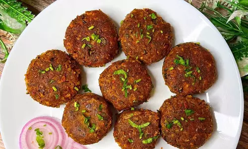 Easy Banana Recipes: पके और कच्चे केले से बनाएं ये लाजवाब डिशेज Easy Banana Recipes: पके और कच्चे केले से बनाएं ये लाजवाब डिशेज
