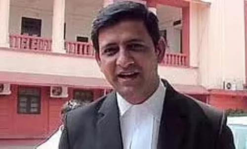 महापौर ने सरकारी कार्यालयों में प्रवेश करने वाले दोपहिया वाहन चालकों के लिए हेलमेट का प्रस्ताव रखा महापौर ने सरकारी कार्यालयों में प्रवेश करने वाले दोपहिया वाहन चालकों के लिए हेलमेट का प्रस्ताव रखा