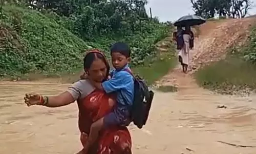 विकास का बेतुका बाते करते है नेता, वीडियो से खुली पोल