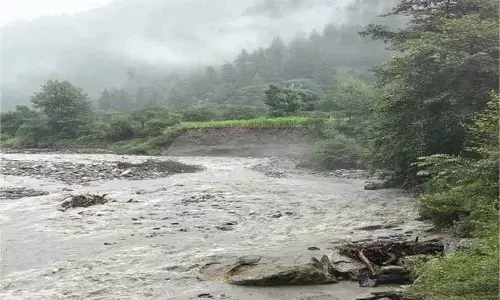 Himachal:  बादल फटने की सूचना, पुल और बिजली के खंभे बहे