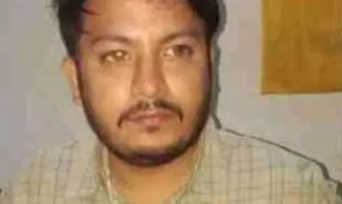 सराफा व्यवसायी बेच रहा था चोरी के जेवरात, खैरागढ़ से हुई गिरफ्तारी सराफा व्यवसायी बेच रहा था चोरी के जेवरात, खैरागढ़ से हुई गिरफ्तारी