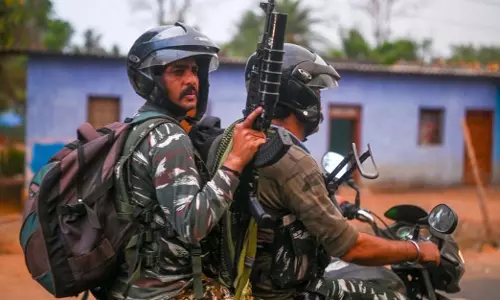 धमतरी के पुलिसकर्मियों के लिए हुआ लिखित आदेश जारी, हेलमेट पहनना अनिवार्य धमतरी के पुलिसकर्मियों के लिए हुआ लिखित आदेश जारी, हेलमेट पहनना अनिवार्य