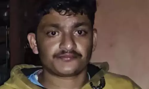 Chikmagalur : मां की हत्या कर उसे जलाने के बाद बेटा उसके बगल में सोता हुआ मिला Chikmagalur : मां की हत्या कर उसे जलाने के बाद बेटा उसके बगल में सोता हुआ मिला