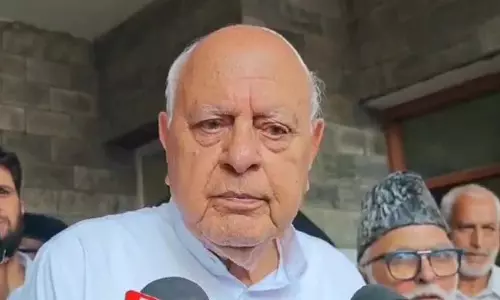 डॉ. फारूक ने क्षेत्रीय, धार्मिक, भाषाई सीमाओं से परे एकता का आग्रह किया