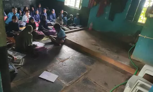 Hansabhaavi : रसोई और शौचालय के सामने पाठ Hansabhaavi : रसोई और शौचालय के सामने पाठ