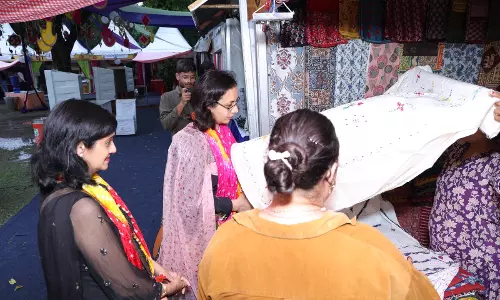 Bikaner हाउस में आयोजित तीजोत्सव हैंडीक्राफ्ट और फूड मेले का हुआ समापन Bikaner हाउस में आयोजित तीजोत्सव हैंडीक्राफ्ट और फूड मेले का हुआ समापन