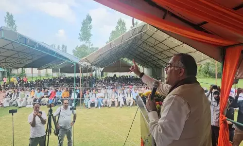 चुघ का एनसी पर वार: अब्दुल्ला ने वादे तोड़े, खेला सांस्कृतिक पीड़ित कार्ड चुघ का एनसी पर वार: अब्दुल्ला ने वादे तोड़े, खेला सांस्कृतिक पीड़ित कार्ड