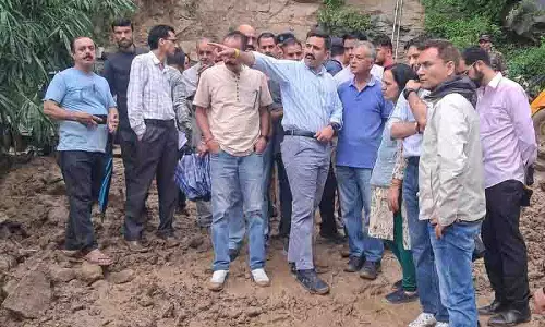 Vikramaditya ने आपदा प्रभावित मंडी क्षेत्रों का दौरा किया