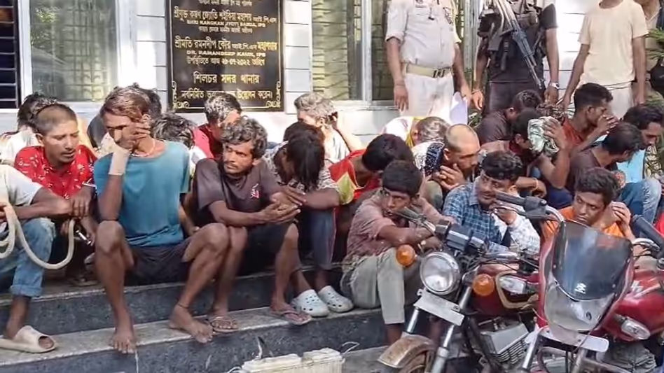 Assam :  कछार पुलिस ने 38 चोरों को गिरफ्तार किया, चोरी की संपत्ति बरामद