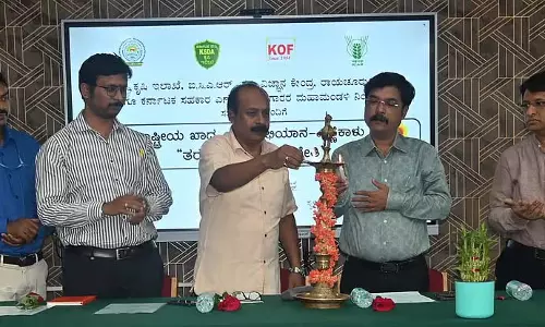 वैज्ञानिकों को सूरजमुखी उत्पादन बढ़ाने में मदद करनी चाहिए: Jayaprakash T.C. वैज्ञानिकों को सूरजमुखी उत्पादन बढ़ाने में मदद करनी चाहिए: Jayaprakash T.C.