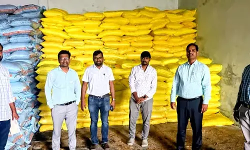 अत्यधिक यूरिया बिक्री: 2 दुकानों के लाइसेंस रद्द