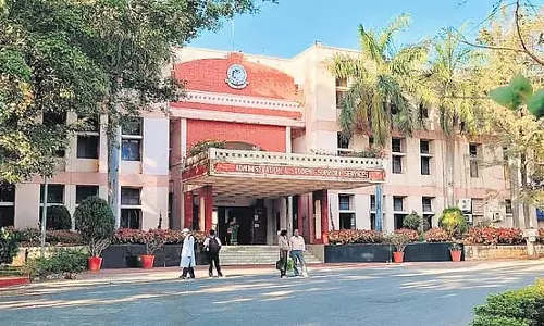 नौकरशाही गतिरोध के बीच राज्य में BRAOU के कर्मचारी अधर में लटके नौकरशाही गतिरोध के बीच राज्य में BRAOU के कर्मचारी अधर में लटके