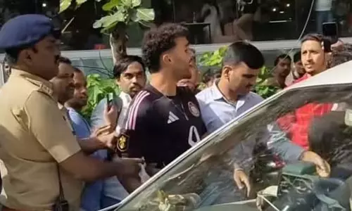 इन्फ्लुएंसर की वजह से चर्च स्ट्रीट पर मचा हंगामा