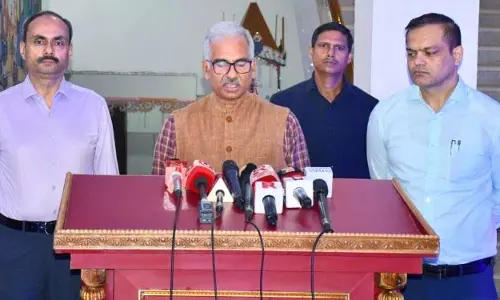 मुख्य सचिव ने पत्रकारों के कल्याण पर चर्चा की