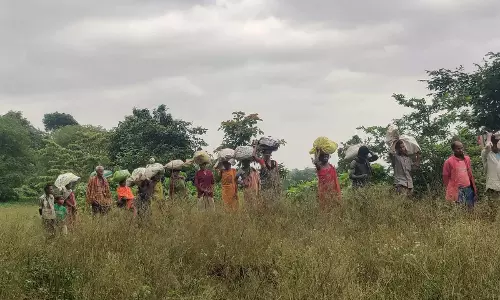 Visakhapatnam के आदिवासियों का सड़क संपर्क के लिए विरोध प्रदर्शन