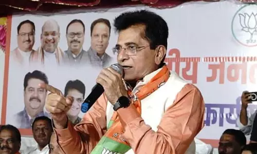सोनिया गांधी और राहुल देश के हिंदुओं से माफी मांगें: किरीट सोमैया