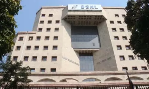 केंद्र ने संपत्ति मुद्रीकरण के जरिए बीएसएनएल के लिए 900 करोड़ रुपए और एमटीएनएल के लिए 4,573 करोड़ रुपए जुटाने का लक्ष्य रखा केंद्र ने संपत्ति मुद्रीकरण के जरिए बीएसएनएल के लिए 900 करोड़ रुपए और एमटीएनएल के लिए 4,573 करोड़ रुपए जुटाने का लक्ष्य रखा