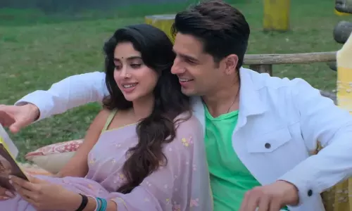 Twitterati ने परम सुंदरी में सिद्धार्थ मल्होत्रा और जान्हवी कपूर के बीच 12 साल के उम्र के अंतर की आलोचना