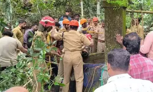 Kerala : मां ने दो बच्चों के साथ कुएं में छलांग लगाई, एक बच्चे की हालत गंभीर