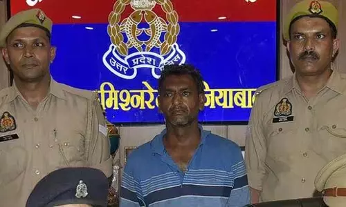 Ghaziabad: एक व्यक्ति ने महिला की हत्या कर शव नाले में फेंका, गिरफ्तार