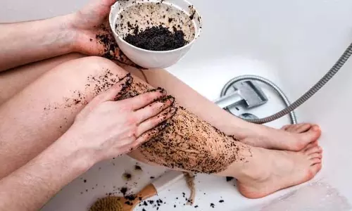 5 DIY कॉफ़ी-युक्त उपचार जो आपको दमकती त्वचा के लिए चाहिए