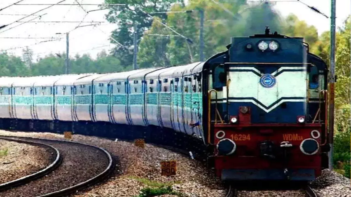 Ghazipur तक बढ़ी बरेली-वाराणसी एक्सप्रेस की सेवा, नया समय सारणी जारी