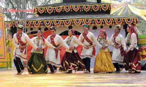 मानसून महोत्सव में Kangra के लोक नृत्य ‘झमाकड़ा’ की धूम