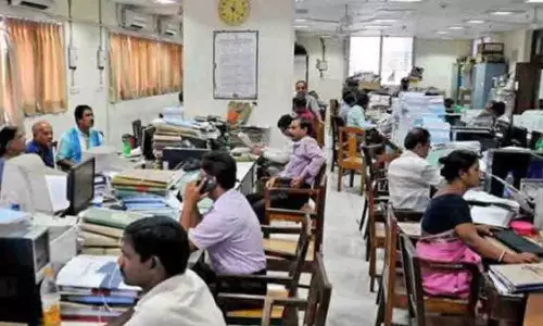 EPFO: आउटसोर्स कर्मचारियों को ईपीएफ अधिनियम के तहत पंजीकृत करें