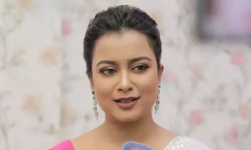 Assam की अभिनेत्री नंदिनी कश्यप दुर्घटना में छात्र की मौत के बाद गिरफ्तार Assam की अभिनेत्री नंदिनी कश्यप दुर्घटना में छात्र की मौत के बाद गिरफ्तार