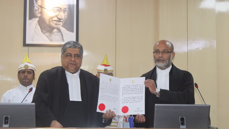 Meghalaya  उच्च न्यायालय के न्यायाधीश के रूप में शपथ ली