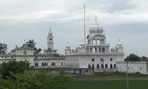 Gurdwara Manji Sahib में आगंतुकों ने खराब स्वच्छता और भोजन की गुणवत्ता की निंदा की Gurdwara Manji Sahib में आगंतुकों ने खराब स्वच्छता और भोजन की गुणवत्ता की निंदा की