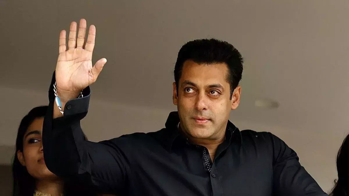 Salman Khan का क्रिप्टिक मैसेज वायरल, फैंस बोले – क्या अब राजनीति में दिखेंगे दबंग?