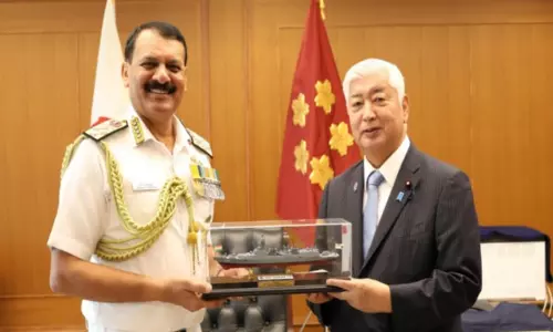 नौसेना प्रमुख एडमिरल दिनेश के त्रिपाठी ने जापान के रक्षा मंत्री जनरल नकातानी से मुलाकात की