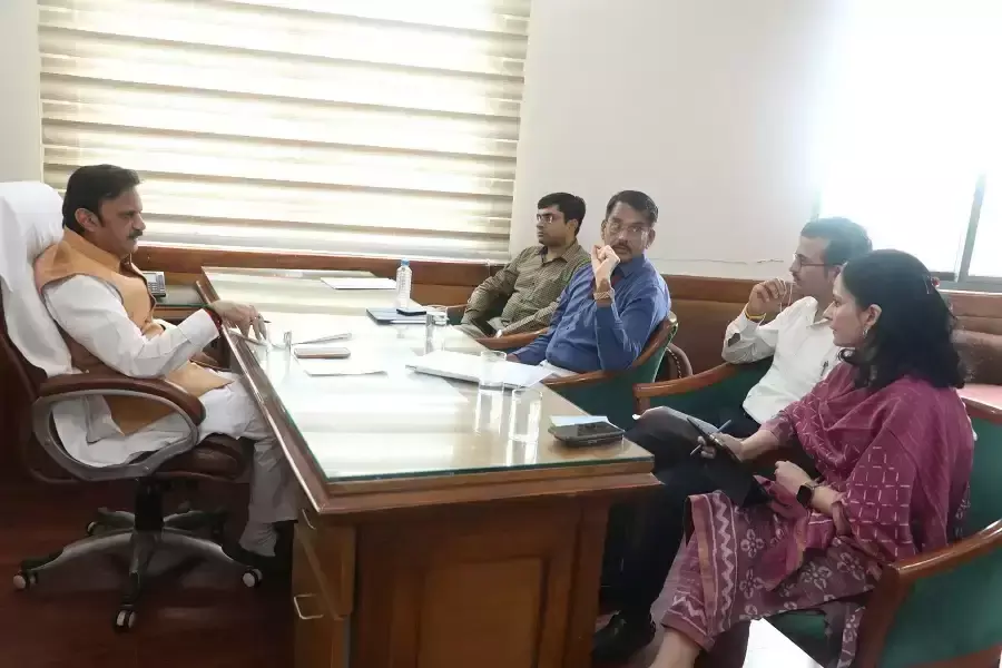 Bhopal: उप मुख्यमंत्री शुक्ल ने निर्माणाधीन कार्यों की समयबद्धता पर दिया निर्देश Bhopal: उप मुख्यमंत्री शुक्ल ने निर्माणाधीन कार्यों की समयबद्धता पर दिया निर्देश