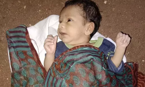 मध्य प्रदेश के धार में लावारिस नवजात बच्ची को कुत्तों से बचाया गया