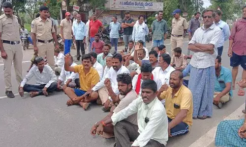सिंचाई के पानी के लिए टिप्पर्ती में किसानों का प्रदर्शन.. बीआरएस ने समर्थन की घोषणा की