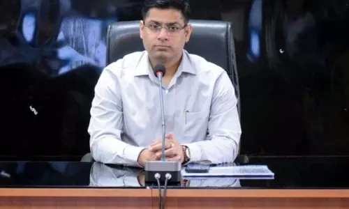 DC पुंछ ने PM सूर्य घर मुफ्त बिजली योजना के कार्यान्वयन की समीक्षा की