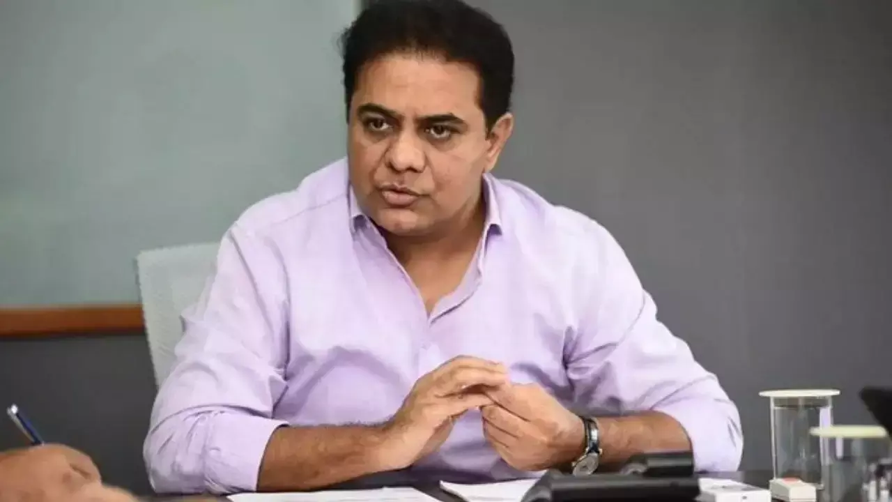 सुप्रीम कोर्ट के दलबदल फैसले पर KTR की प्रतिक्रिया: बागी विधायकों पर त्वरित कार्रवाई और राहुल गांधी को चुनौती सुप्रीम कोर्ट के दलबदल फैसले पर KTR की प्रतिक्रिया: बागी विधायकों पर त्वरित कार्रवाई और राहुल गांधी को चुनौती