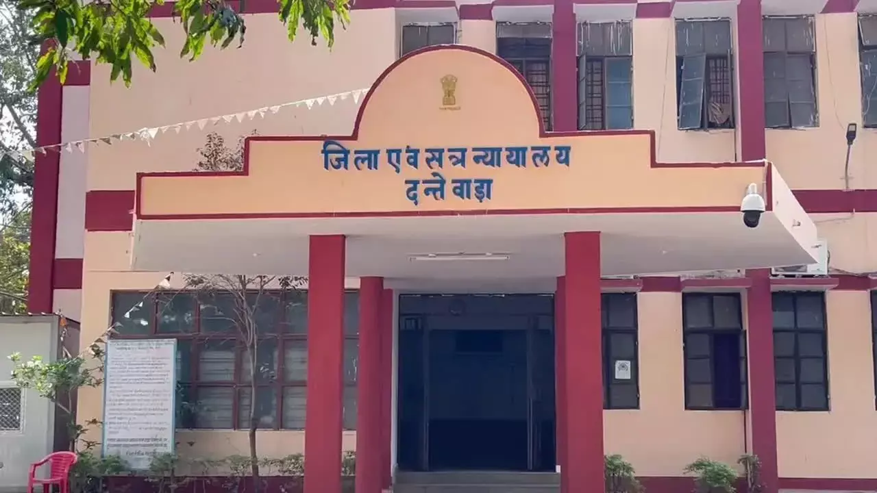 जेल से रिहा हुए PWD के पांच अधिकारी, घोटाले केस में हुई थी गिरफ्तारी जेल से रिहा हुए PWD के पांच अधिकारी, घोटाले केस में हुई थी गिरफ्तारी