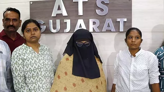 अलकायदा गिरफ्तारी: गुजरात ATS ने कोई जानकारी नहीं दी, SOP का उल्लंघन किया- गृह मंत्री अलकायदा गिरफ्तारी: गुजरात ATS ने कोई जानकारी नहीं दी, SOP का उल्लंघन किया- गृह मंत्री
