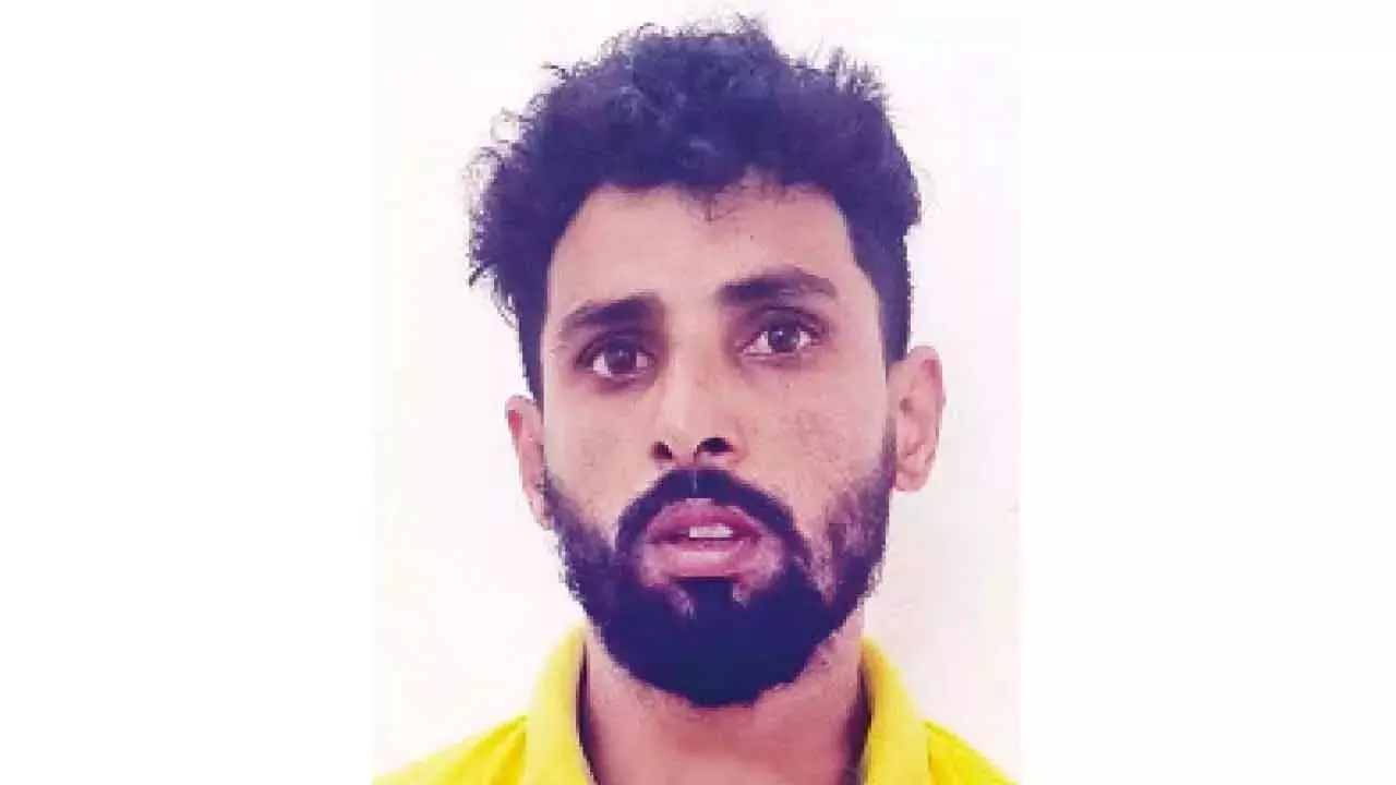 Karnataka: नाबालिग पर यौन हमला करने के जुर्म में व्यक्ति को 20 साल की जेल की सजा Karnataka: नाबालिग पर यौन हमला करने के जुर्म में व्यक्ति को 20 साल की जेल की सजा