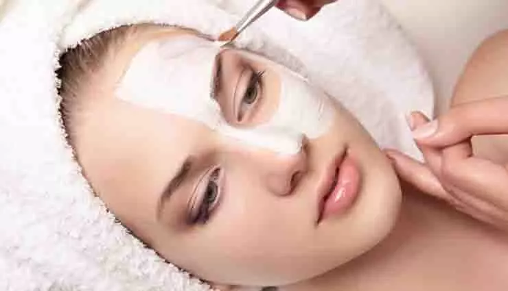Beauty Tips: रूखी त्वचा के लिए अपनाएँ घर का बना फेस पैक Beauty Tips: रूखी त्वचा के लिए अपनाएँ घर का बना फेस पैक