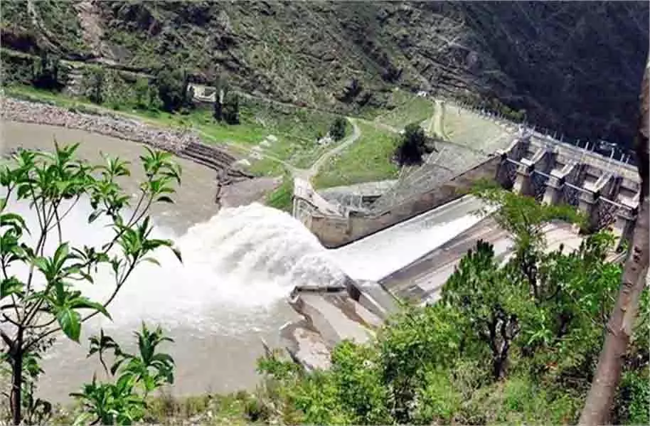 Himachal: ब्यास नदी का जलस्तर बढ़ा, पंडोह बांध से छोड़ा जा रहा पानी Himachal: ब्यास नदी का जलस्तर बढ़ा, पंडोह बांध से छोड़ा जा रहा पानी