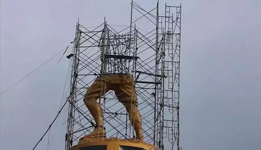 परशुराम की प्रतिमा पुनः स्थापित करने की मांग को लेकर HC में जनहित याचिका दायर परशुराम की प्रतिमा पुनः स्थापित करने की मांग को लेकर HC में जनहित याचिका दायर