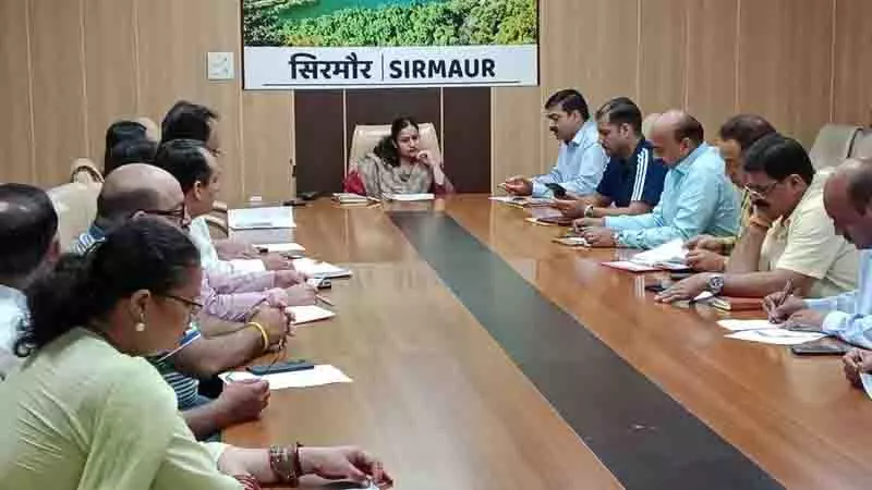 Sirmaur DC ने जिले भर में खाद्य सुरक्षा अभियान शुरू किया Sirmaur DC ने जिले भर में खाद्य सुरक्षा अभियान शुरू किया
