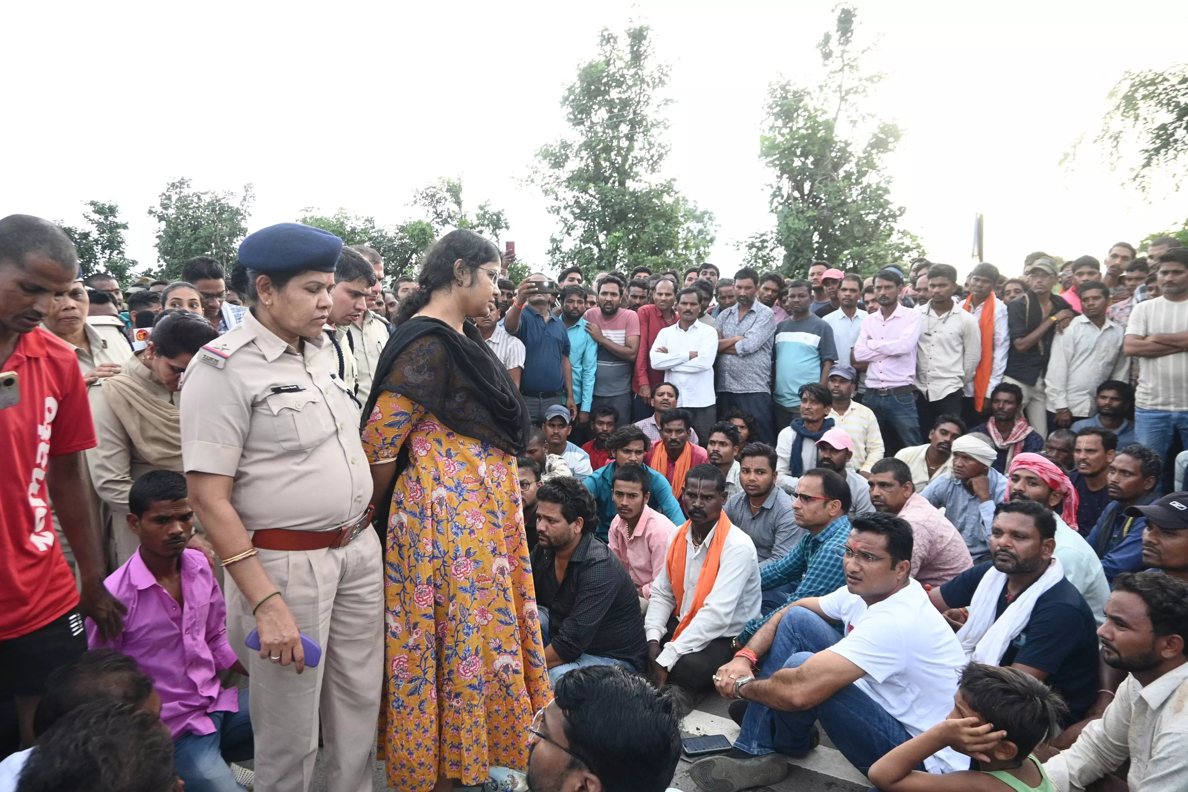 थानेदार ने जबरन चोरी मामले में फंसाया, युवक की आत्महत्या मामले में गंभीर आरोप थानेदार ने जबरन चोरी मामले में फंसाया, युवक की आत्महत्या मामले में गंभीर आरोप