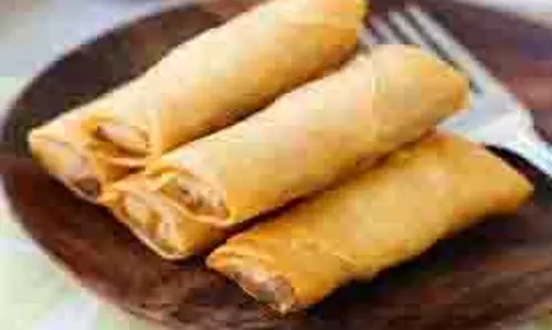 Potato Roll Recipe: मिनटों में तैयार करें आलू रोल