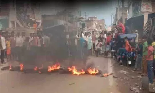 Patna: घर में घुसकर दो मासूमों को जिंदा जलाया, जांच में जुटी पुलिस Patna: घर में घुसकर दो मासूमों को जिंदा जलाया, जांच में जुटी पुलिस